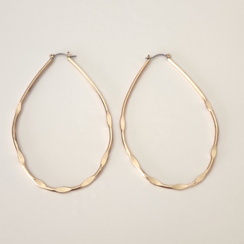 🌻 Natasha Gold Tone Teardrop Hoop Earrings